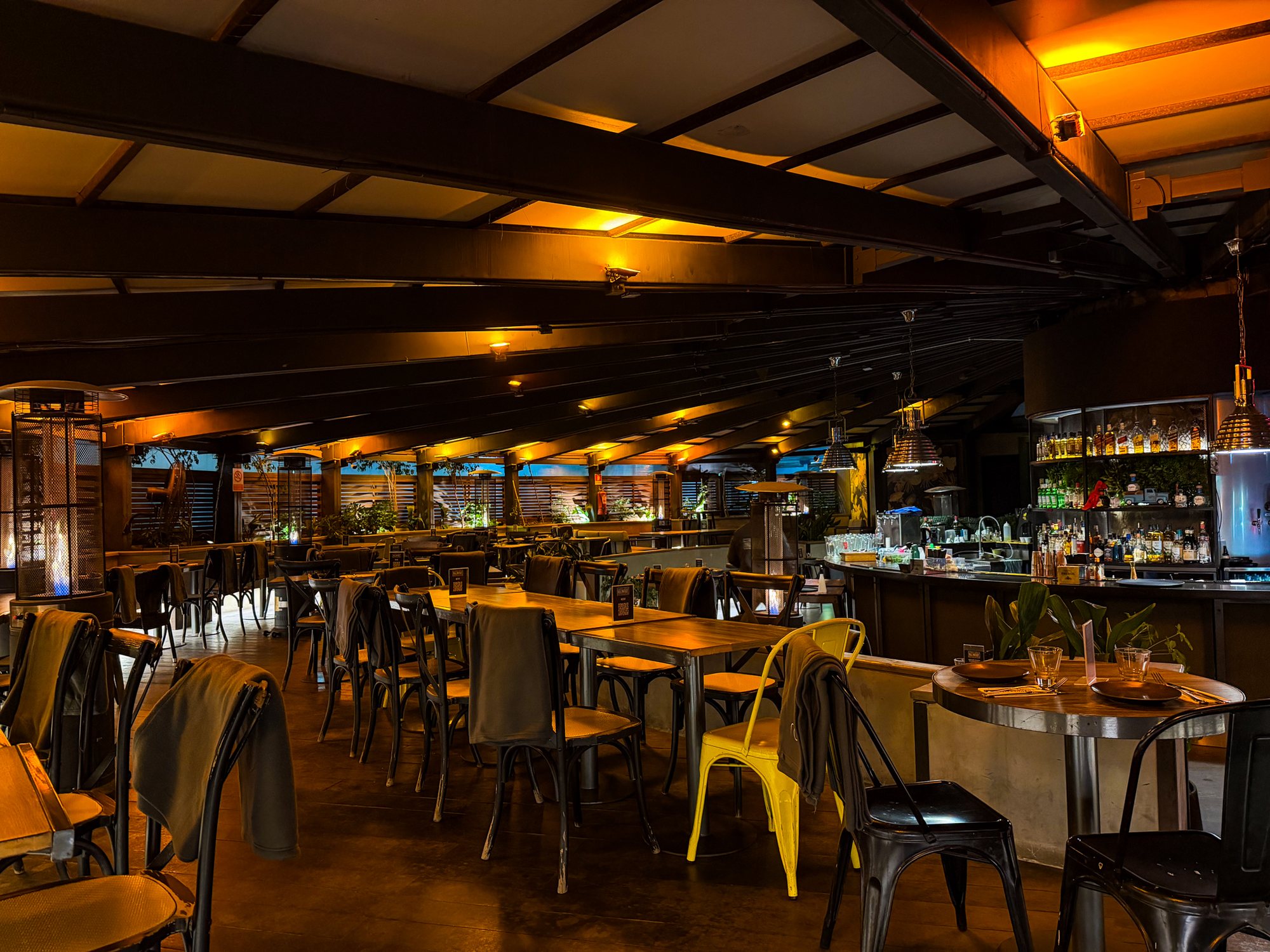 Salón montado para un evento corporativo